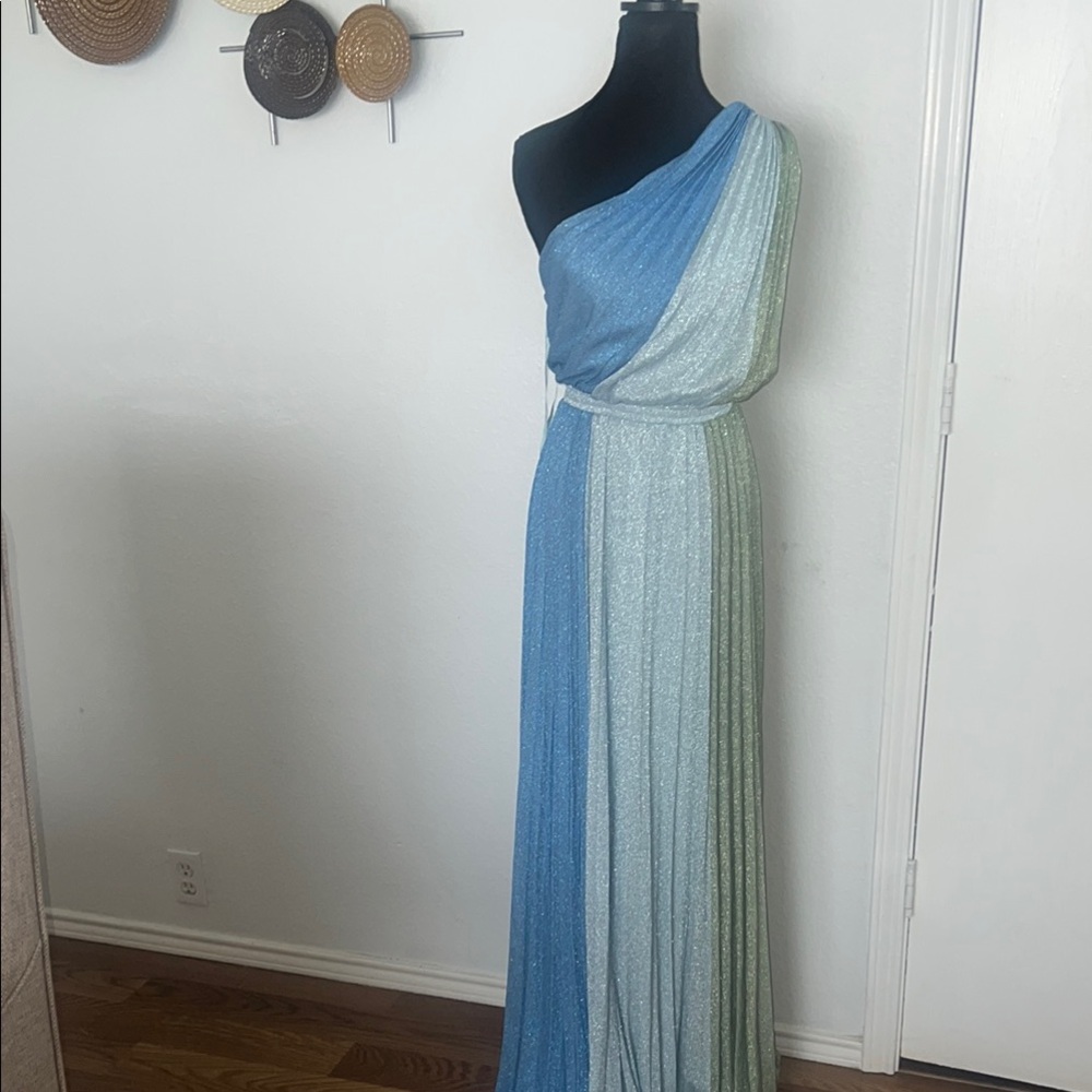 BCBGMaxAzria Blue One-Shoulder Gown for Weddings. Sz large